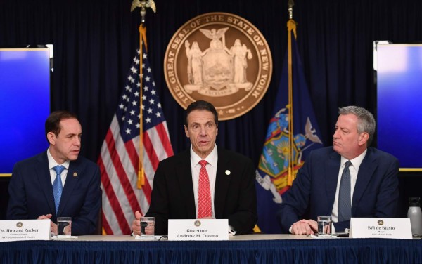 EEUU pide a personas mayores prepararse para estar en casa por coronavirus