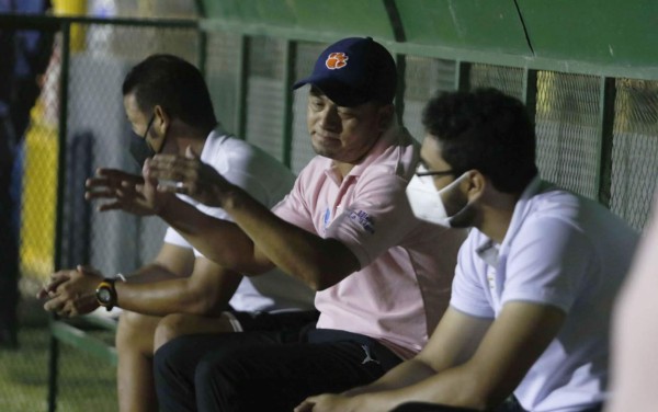 Reynaldo Tilguath denunció que a uno de sus jugadores lo intenaron sobornar antes del partido contra Honduras Progreso. Video cortesía Televicentro