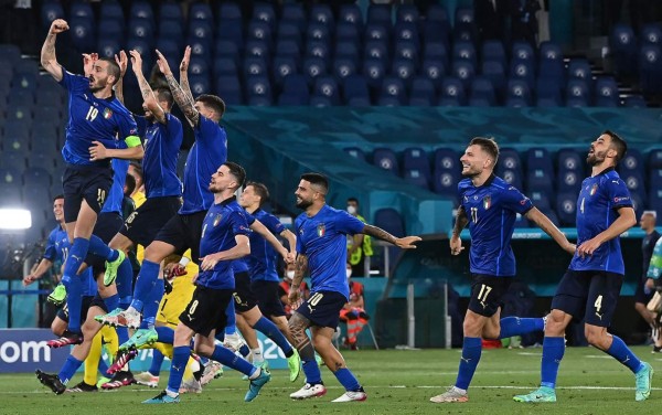 Italia ganó por goleada y está ya en octavos de final de la Eurocopa 2021. Foto AFP