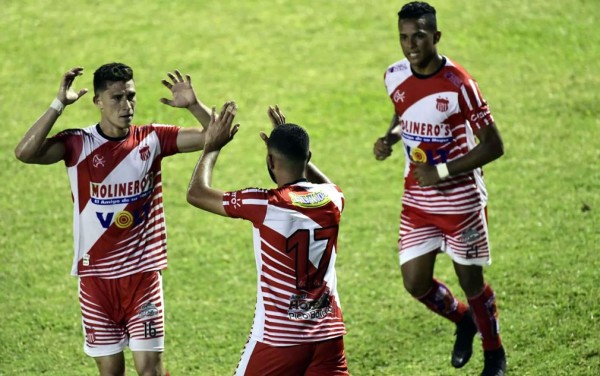 El Vida sorprende y asesta un duro golpe al Real España