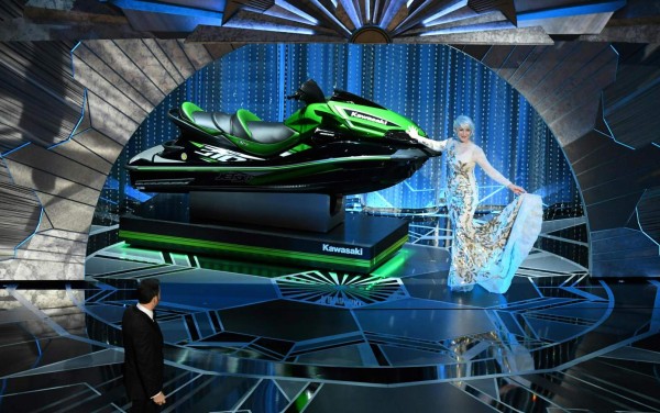 Comedian Jimmy Kimmel (L) and British actress Helen Mirren perform during the opening of the 90th Annual Academy Awards show on March 4, 2018 in Hollywood, California. / AFP PHOTO / Mark RALSTON