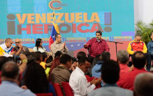 Maduro suspende instalación de Constituyente entre denuncias de 'fraude'