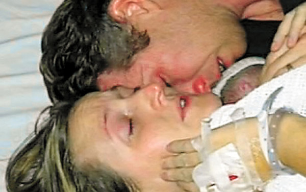 Australia: Bebé resucita en brazos de su madre