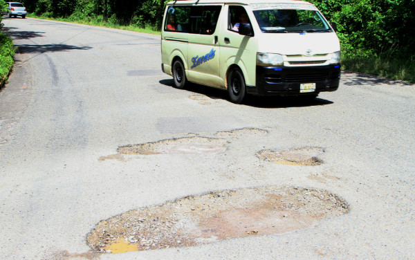 Urgen reparación de principal vía en Santa Cruz de Yojoa