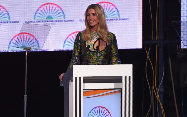 Entre críticas Ivanka Trump promociona el papel de la mujer emprendedora en la India