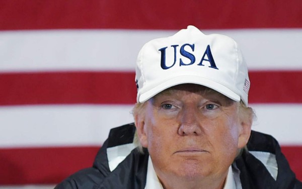 Trump amenaza con retirar ayuda a Puerto Rico  