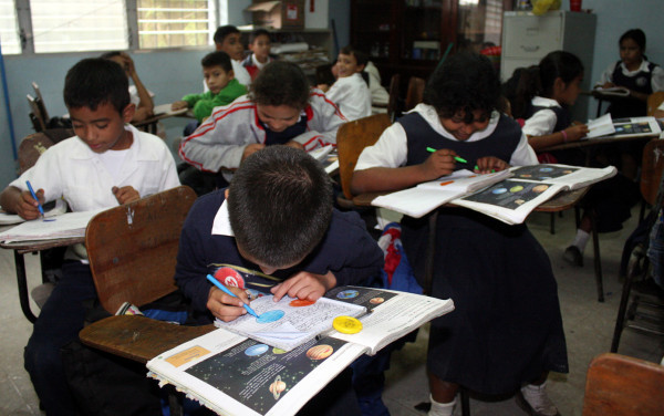 Traspasan al TSE 5,541centros educativos