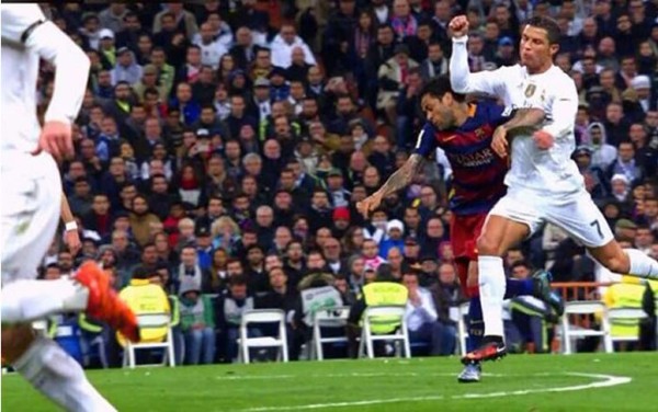 VIDEO: El tremendo codazo de Cristiano a Dani Alves