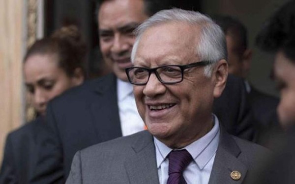 Alejandro Maldonado asume presidencia de Guatemala