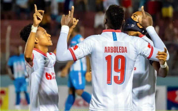 El Olimpia sumó un nuevo triunfo tras ganar por goleada de 0-3 al Victoria.