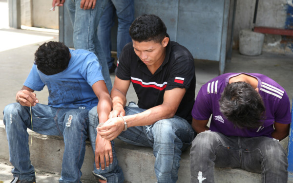 Los capturan cuando asaltaban en rapidito