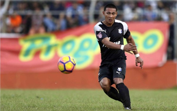 VIDEO: El penal fallado por Carlos 'Mango' Sánchez frente al Olimpia