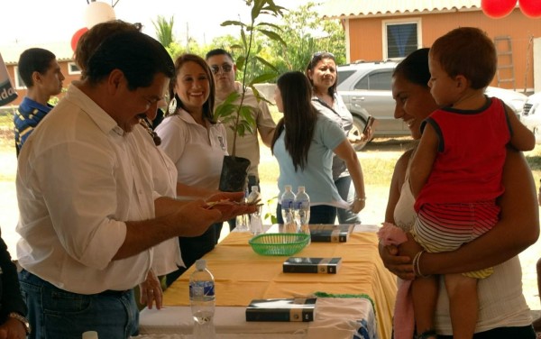 Inauguran proyecto habitacional para familias pobres en Puerto Cortés