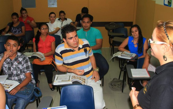 Por auge de 'call centers” cada vez hay más sampedranos aprendiendo inglés