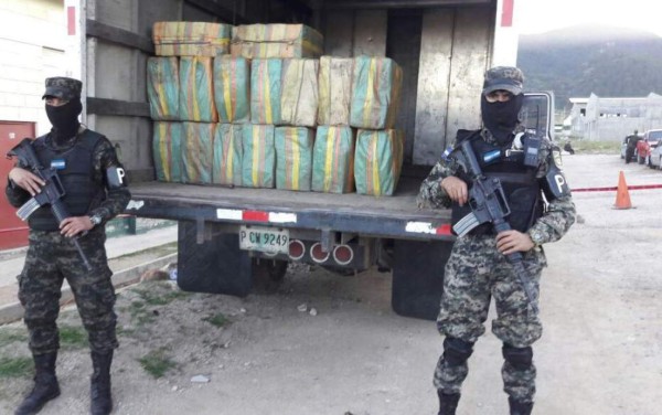 Decomisan cargamento de supuesta droga en Olancho