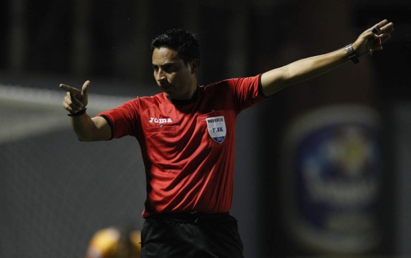 Árbitro Said Martínez, suspendido al menos tres partidos por sus errores en el Real España-Motagua