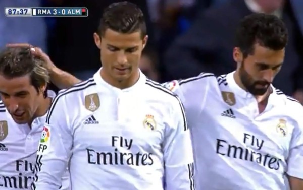 Video: Cristiano se enfadó con Arbeloa por arrebatarle el gol