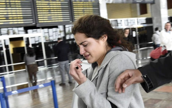 Psicólogos atienden familiares de víctimas de accidente del avión en Francia