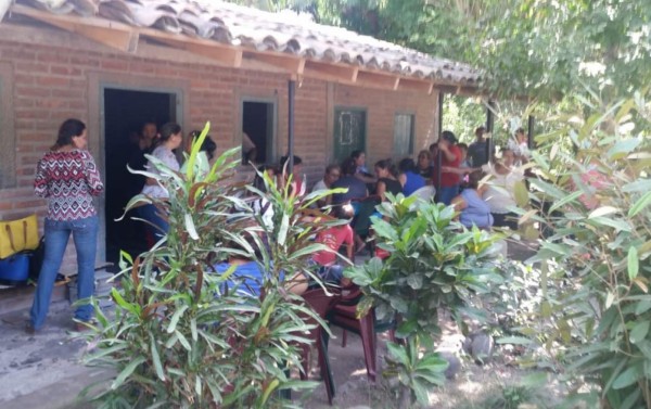 Niña muere al caerle refrigerador mientras jugaba