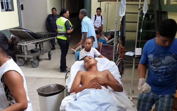 Dos muertos y cinco heridos deja volcamiento de pick-up en Morazán, Yoro