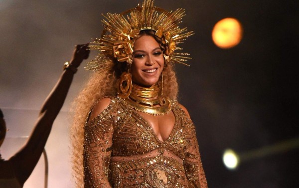 Famosos y padres por partida doble