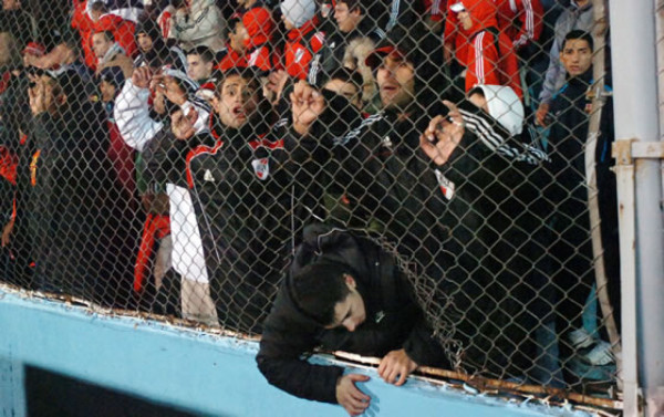 Fiscal ordena cerrar estadio de River tras caos