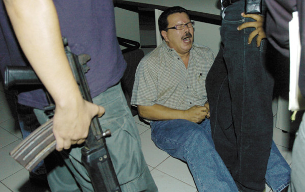 Jueces envían a la cárcel a Óscar Kilgore