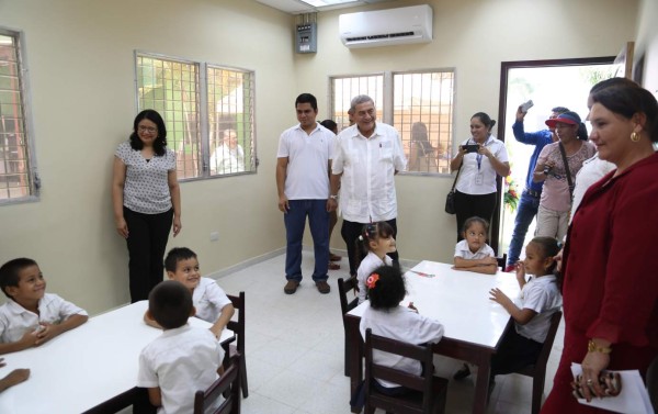 Mejoran condiciones educativas a 5,000 niños de tres municipios