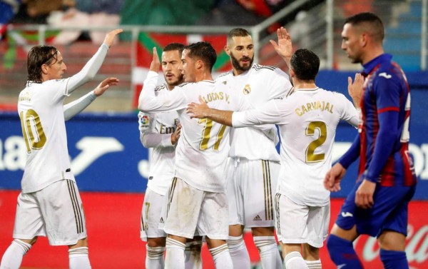 Exhibición del Real Madrid goleando al Eibar para dar un golpe en la mesa