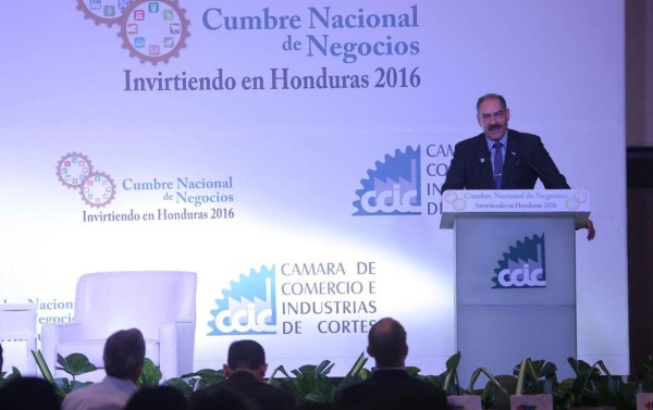 Jacobo Paz, ministro de Agricultura y Ganadería (SAG) durante su exposición.
