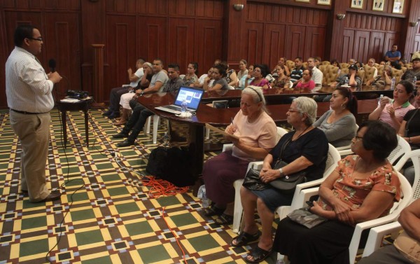 Vecinos no pagarán por colectores y pavimentaciones