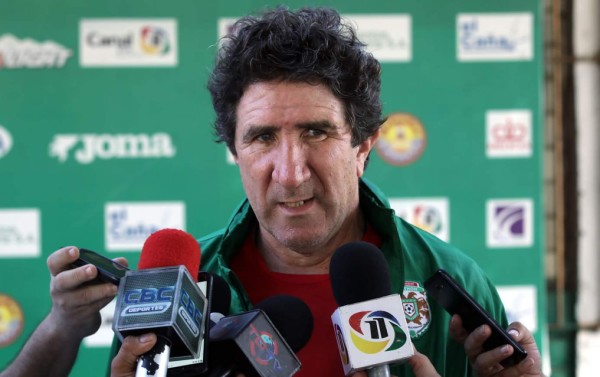 Héctor Vargas dispara contra Cristian Cálix: 'Ojalá no termine como vagabundo del fútbol'