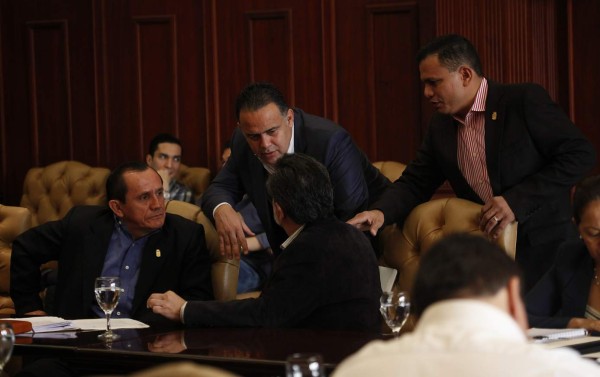 Diputados esperan dictamen de Finanzas para readecuación de deuda