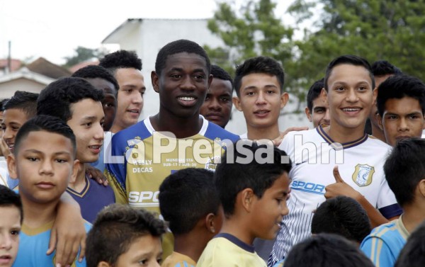 Wesly Decas: 'No esperaba esta noticia, me tengo que ir a rajar el pecho'