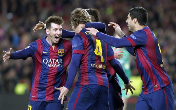 Messi brilla y el Barça se instala en cuartos de Champions