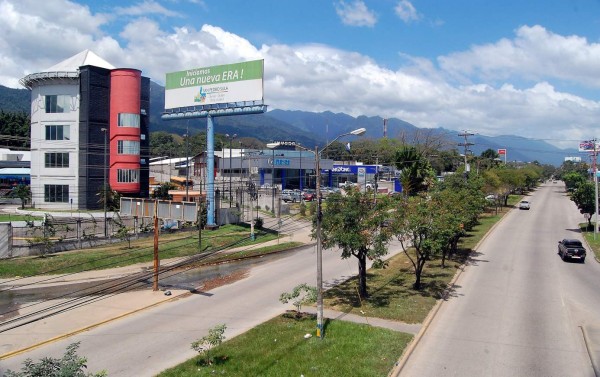Construyen cuatro soluciones viales en el bulevar del sur de San Pedro Sula
