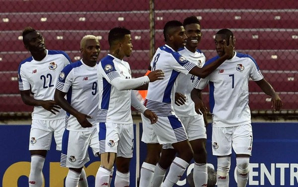 Panamá logra su primera victoria en la Copa Centroamericana, pero no convence