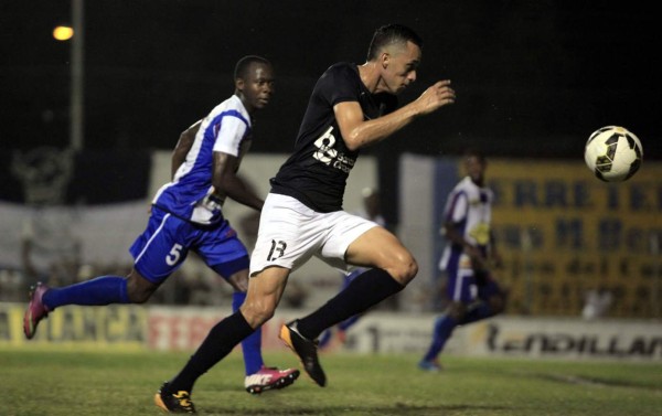 VIDEO: El grosero fallo de Ángel Tejeda bajo el arco