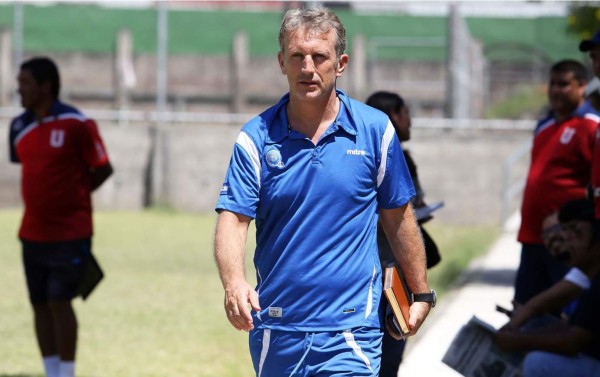 Albert Roca renuncia como seleccionador de El Salvador