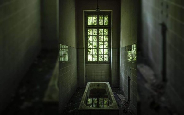Las espeluznantes imágenes de un manicomio abandonado