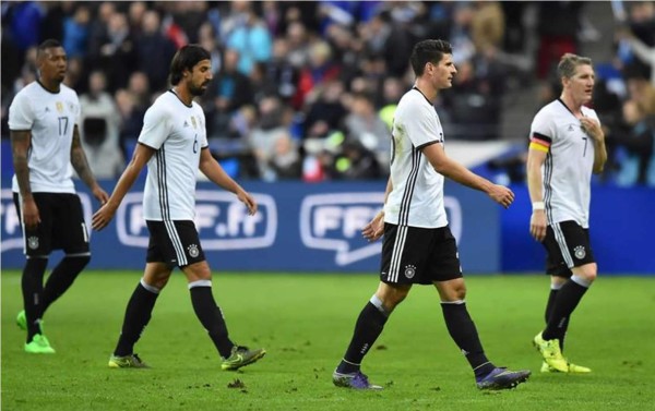 Selección alemana pasó la noche en el estadio de Francia