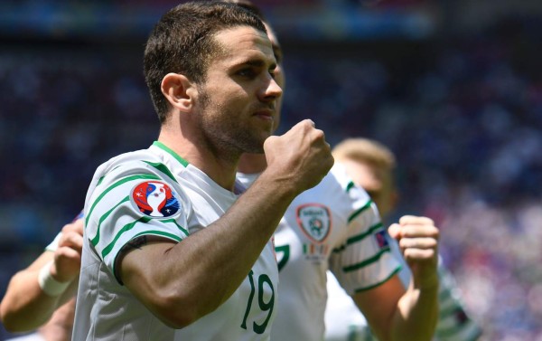 Irlandés Brady le marcó gol histórico a Francia