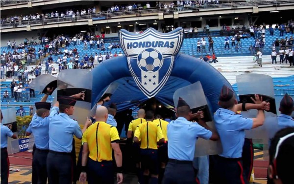 ¡Cuidado! Honduras podría recibir un duro castigo y jugar a puerta cerrada