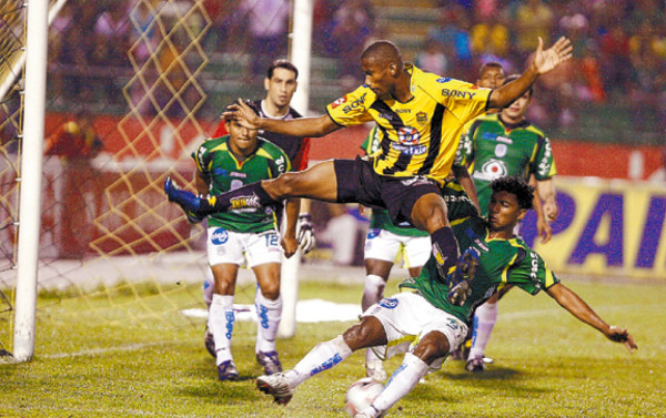 El monstruo acaricia la séptima copa