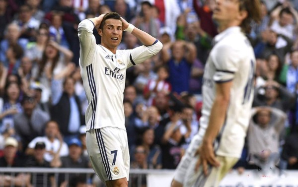 El increíble gol que le evitaron a Cristiano Ronaldo en el derbi de Madrid