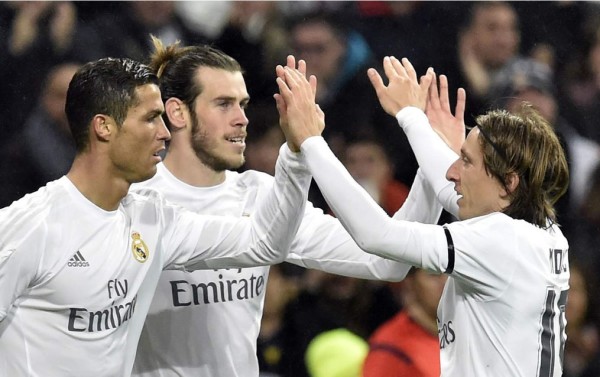 Real Madrid le pasa por encima al Deportivo en el debut de Zidane