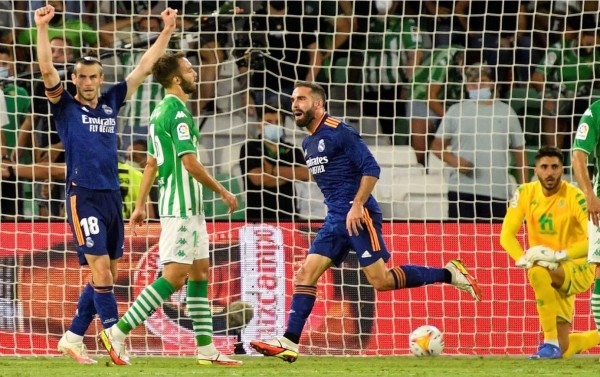 Dani Carvajal le dio la victoria al Real Madrid contra el Betis en la Liga Española. Foto EFE
