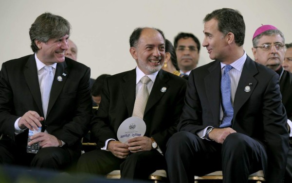 Austeridad, diálogo y unidad promete Sánchez Cerén