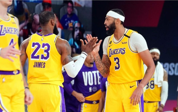 LeBron y Davis ponen a los Lakers a un paso de las Finales de la NBA