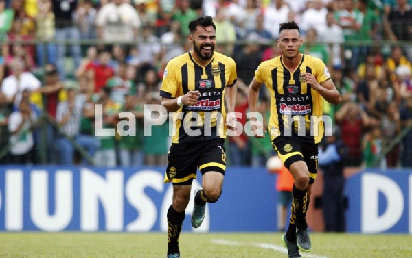 Real España baila al Marathón y manda en San Pedro Sula